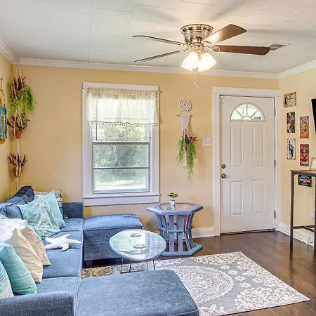 Gulfport Home With Private Yard Less Than 1 Mi To Beach!
